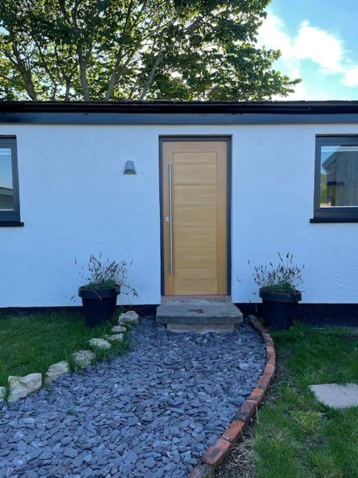 Tranquil, Secluded, Rural Cottage For Two Beaumaris Kültér fotó